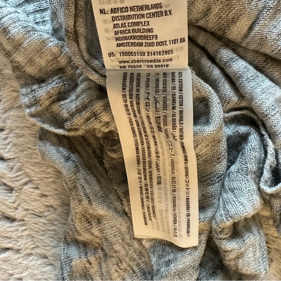 Abercrombie Gray Sweater size XS - Picture 6 of 8